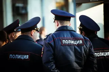 "Батько наш — Бандера": подростки в РФ пели в парке на украинском, на них завели дело (видео)