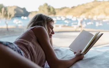 Літні романи: 5 книжок, щоб втекти в інші світи