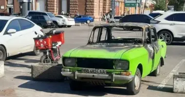 В Днепре сожгли авто, ставшее символом эвакуации