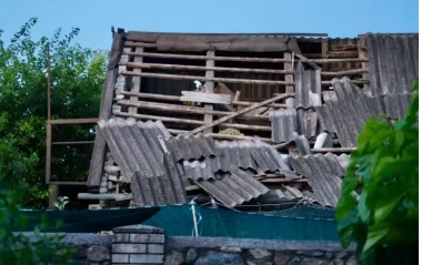 Повреждены частные дома и предприятие: фото последствий атаки РФ по Запорожью