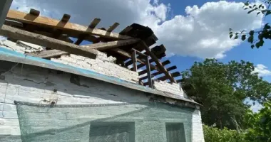 На Дніпропетровщині окупанти обстріляли дві ферми: знищена сільгосптехніка та транспорт