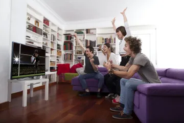 Телевизор заработает лучше с Ethernet: почему cтоит отказаться от Wi-Fi в пользу кабеля
