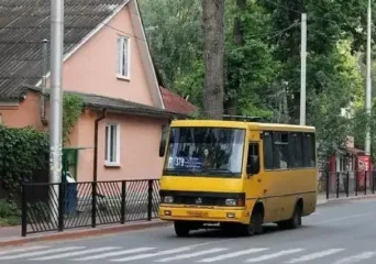 Игнорировал минуту молчания и кричал на пассажиров: во Львове уволили водителя автобуса