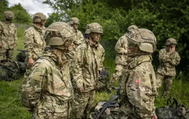 Одна з країн Європи починає призов жінок на тлі російської загрози
