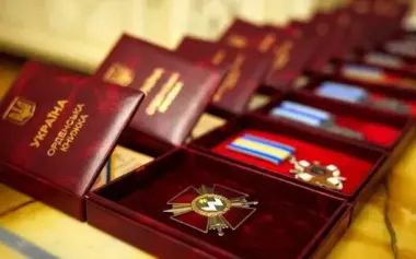 Zelenskyy awards 226 servicemen, 183 posthumously