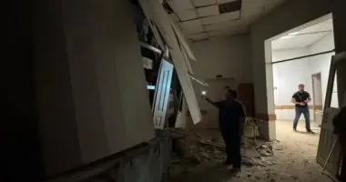 Росіяни обстріляли лікарню в Херсоні: постраждали 8 людей