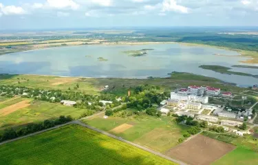 Источник здоровья и силы: где в Украине есть целебное минеральное озеро (видео)