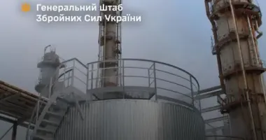Украина атаковала российский НПЗ в Саратовской области: возник пожар