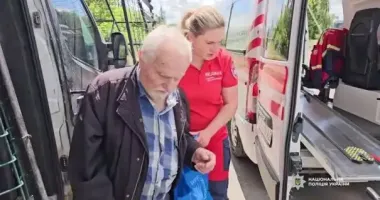 Правоохоронці евакуювали з Костянтинівки двох постраждалих після нічного обстрілу