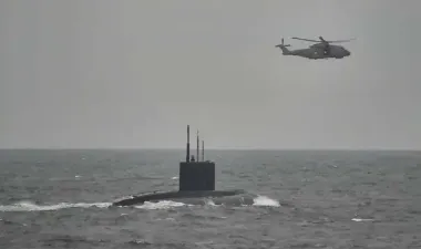 Велика Британія терміново відправляє корабель для стеження за ударним підводним човном Путіна