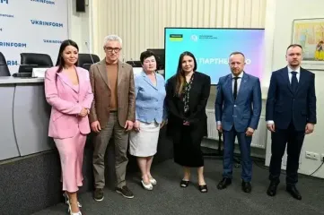 Украинские женщины стремятся к большей финансовой грамотности и открытию своего бизнеса - данные опроса