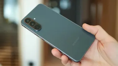 Смартфон Samsung производит фурор в мире: какая модель стала очень популярной (фото)
