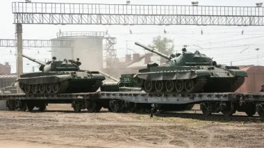 Танки с моря: Россия перебрасывает бронетехнику через порт Мариуполя, — риски от нового логистического узла
