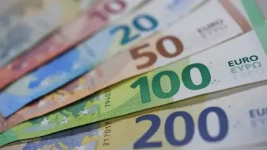 Сколько денег можно перевозить через границу в 2025 году