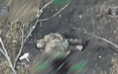 Marines destroyed enemy artillery and attacked Russian infantrymen. VIDEO