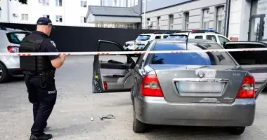 У Рівному водій під наркотиками тікав від патрульних і протаранив шлагбаум управління поліції