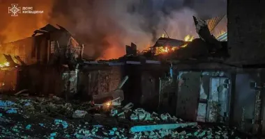 Нічний обстріл Київщини: горіли гаражі та багатоповерхівка