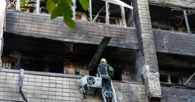 Зеленский о ночной атаке: Россия не собирается заканчивать войну и террор