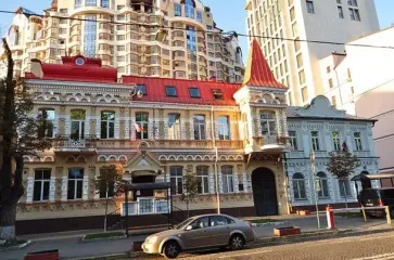 Ночная атака на Киев: пострадал консульский отдел посольства Польши