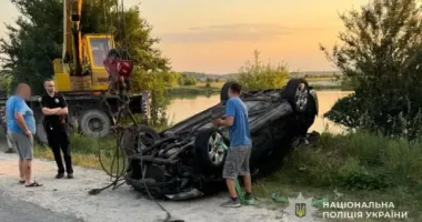 Не впорався з керуванням і з'їхав в озеро: на Тернопільщині у ДТП загинув 49-річний чоловік