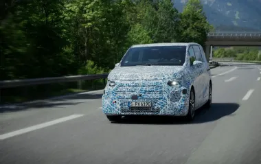 Mercedes-Benz показал роскошный электрический минивэн: подробности о новинке