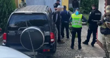 Житель Тернопільщини зберігав удома наркотики і понад 100 набоїв до автомата Калашникова