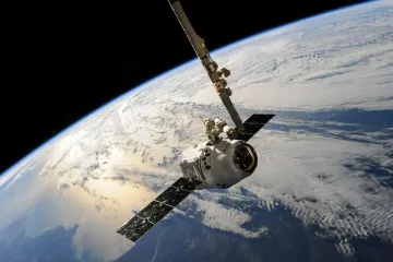 Почти 500 спутников Starlink сгорели в атмосфере: в чем причина и есть ли опасность