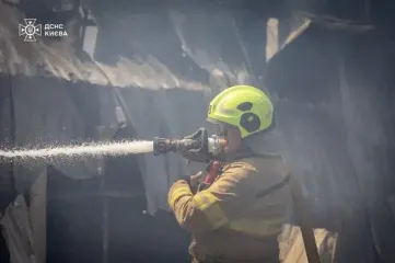 В Києві призупинили аварійно-рятувальні роботи після масованого обстрілу: в чому причина