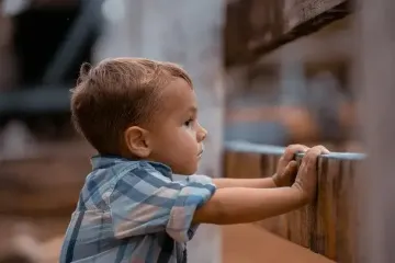 На Днепропетровщине мать с сожителем до смерти избили 4-летнего мальчика: как их наказали