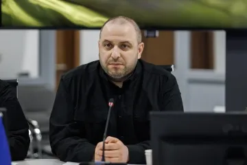 В доме с бассейном и картинной галереей: глава ЦПК показала, как живет семья Умеровых в США (видео)