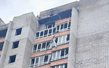 Russians attacked Nikopol district with FPV drones and artillery: woman was wounded, private houses and high-rise buildings were damaged. PHOTOS
