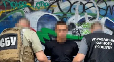 Правоохоронці затримали агента РФ — заклав вибухівку під авто військового в Одесі