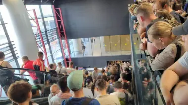 У РФ заявили про знешкодження 120 безпілотників, в аеропортах колапс