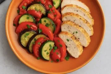 "Обед, спасающий сосуды": вкусный рататуй с запеченной индейкой по рецепту врача