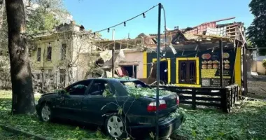 Масований удар по Миколаєву: поранені 2 людей, пошкоджені кафе та банк