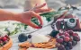 Какие продукты нельзя брать на пляж, чтобы потом не попасть в больницу