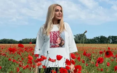 "Просто вау": Сумська розбурхала мережу відвертими кадрами без краплі "фотошопу"