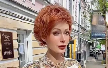 Елена-Кристина Лебедь заинтриговала "беременным" животиком (фото)