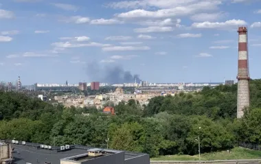 В одному з районів Києва пролунав вибух: над містом підіймається чорний дим (фото)