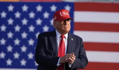 Трамп заявил, что "очень много" помогает Украине (видео)