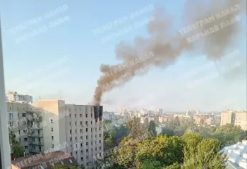 Разрушили многоэтажки и детский сад: ВС РФ атаковали Харьков "шахедами" (видео)