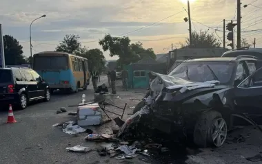 На Закарпатті п’яна водійка BMW протаранила блокпост: загинув прикордонник (фото)