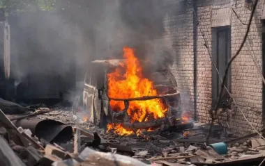 Прилет в университет, горят дома: фото и видео последствий атаки на Запорожье