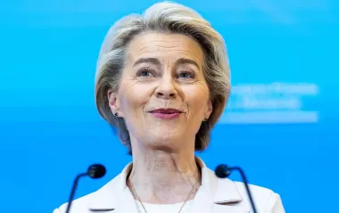 ЄС поспішає укласти торговельну угоду зі США: фон дер Ляєн поговорила з Трампом