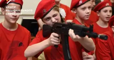 У Запорізькій області окупанти змушують дітей патрулювати з росгвардією
