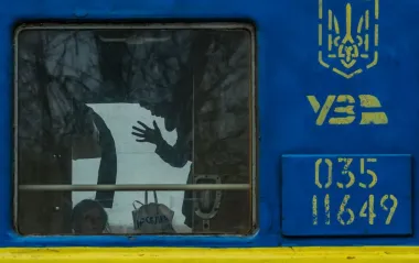 Ще більше шансів виїхати: "Укрзалізниця" додала дні курсування евакуаційного потяга