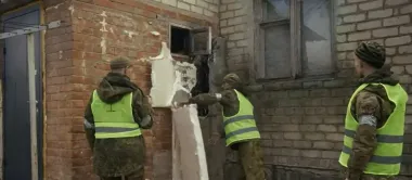 "Художник-декоратор, красиво дрова сложить сможешь": в 3 ОШБр показали, как пленные РФ отстраивают Изюм