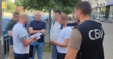 Ексдиректора та бухгалтера відомого українського авіаперевізника підозрюють в ухиленні від сплати податків