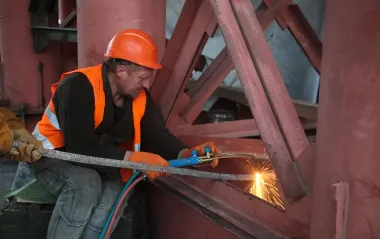 Зарплати до 47 тисяч: названі найзатребуваніші професії з бронюванням від мобілізації