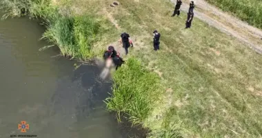 На Прикарпатті безпілотник виявив посеред озера тіло людини